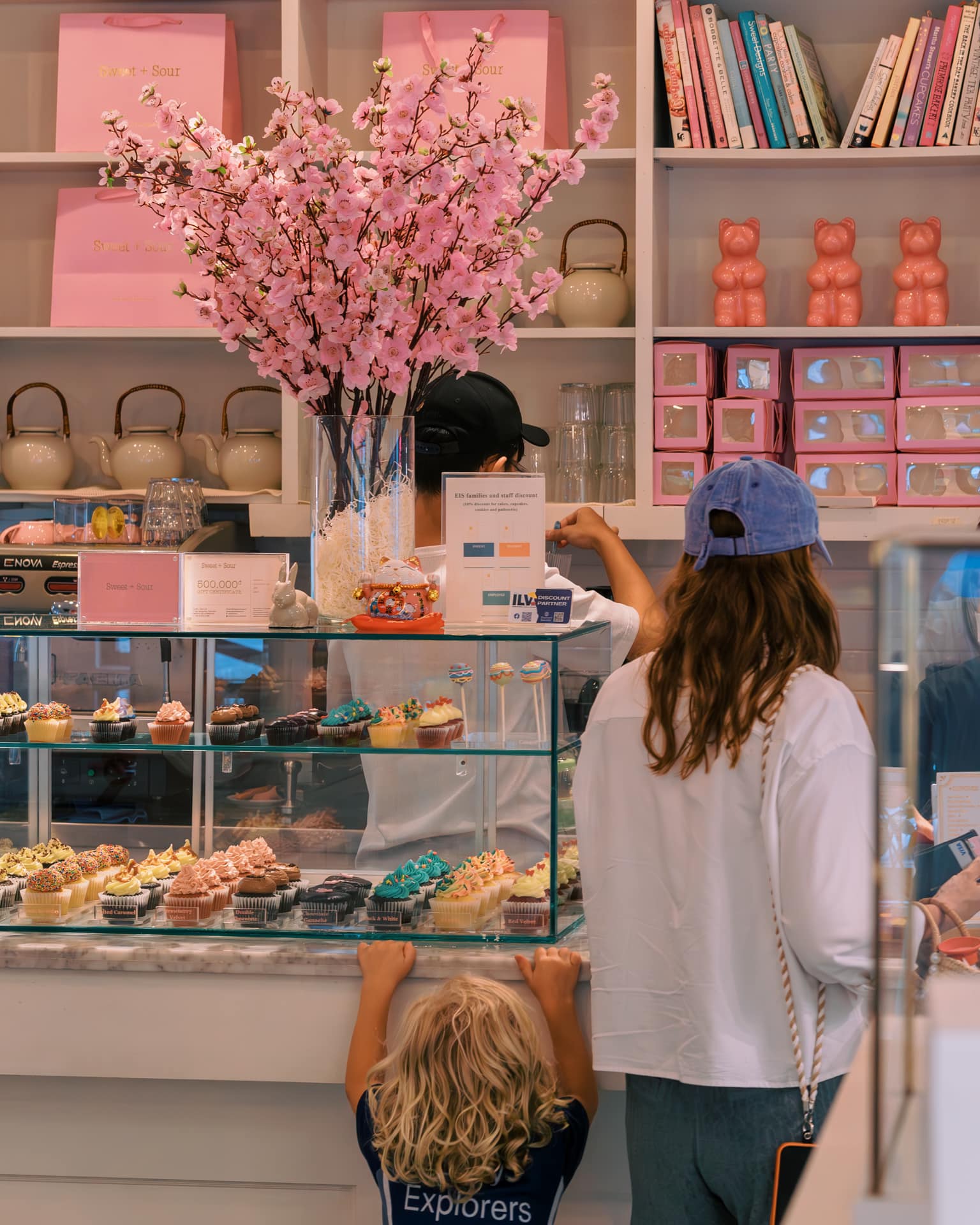 không gian quán sweet sour bakery