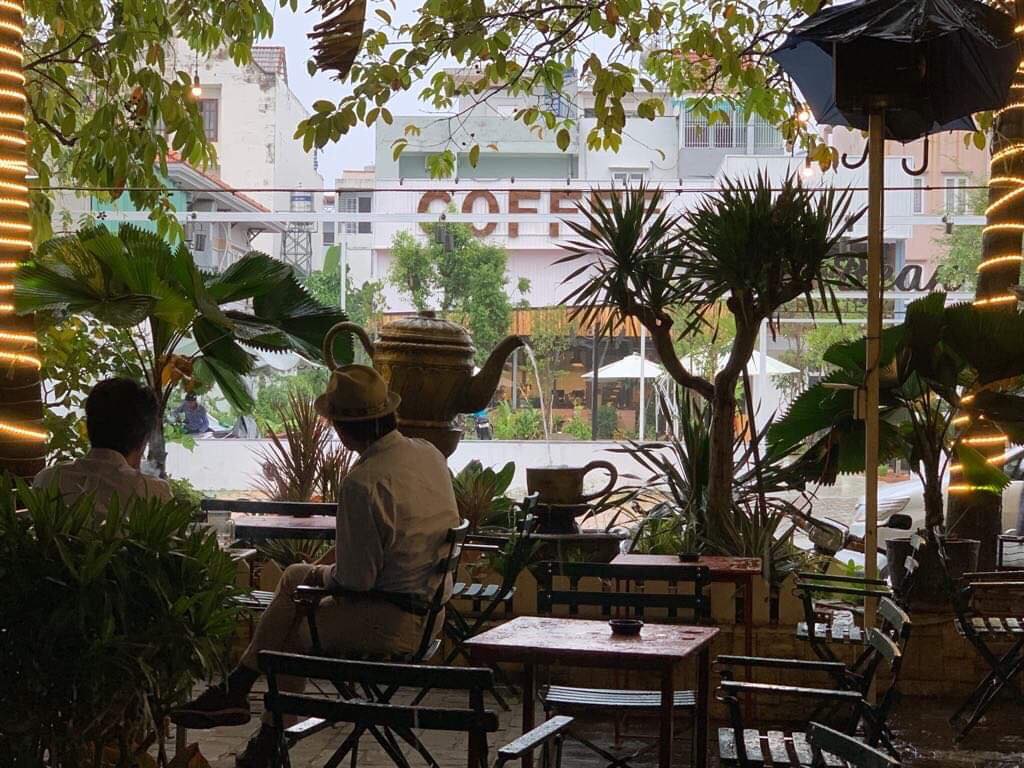 Không gian quán cafe trịnh